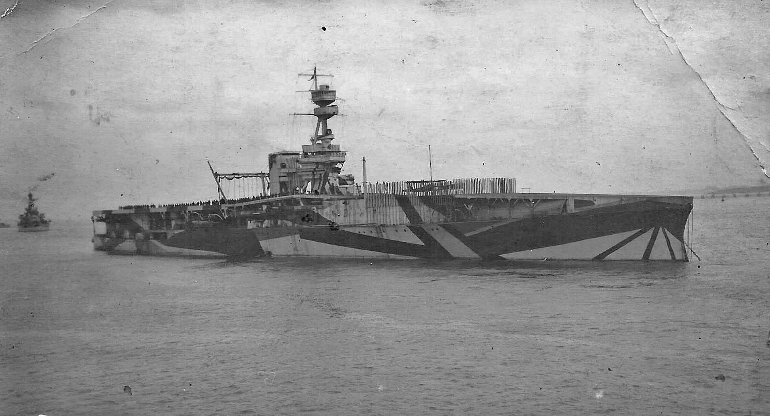 De fyra 5½ tum kanonerna kom ifrån HMS Furious.